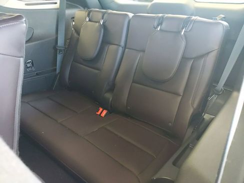 Used 2025 Ford Explorer Platinum AWD/4WD image 16