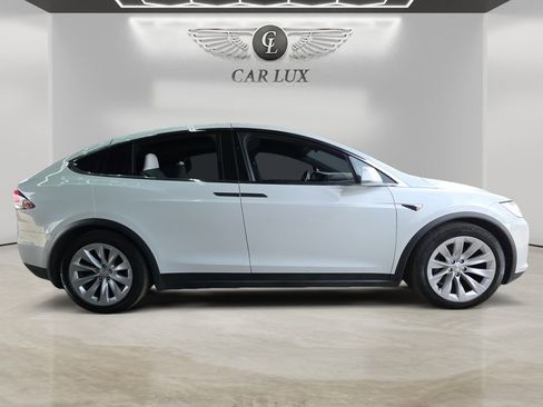 Used 2017 Tesla Model X 75D image 6