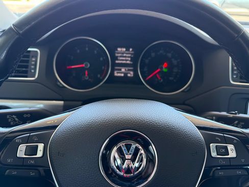 Used 2017 Volkswagen Jetta SE FWD image 23