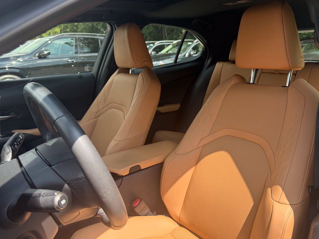Used 2025 Lexus UX 300h AWD w/ Cold Area Package image 11