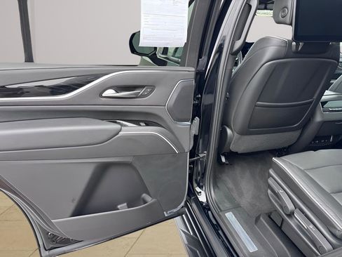 Used 2023 Cadillac Escalade Sport AWD/4WD image 38