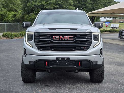 Used 2022 GMC Sierra 1500 AT4 w/ AT4 Premium Package AWD/4WD image 2