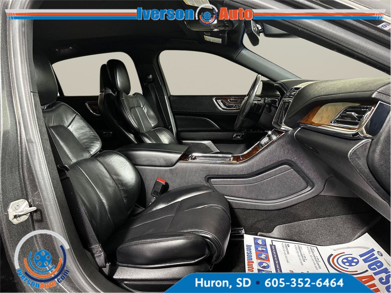Used 2019 Lincoln Continental Select w/ Continental Climate Package AWD/4WD image 29