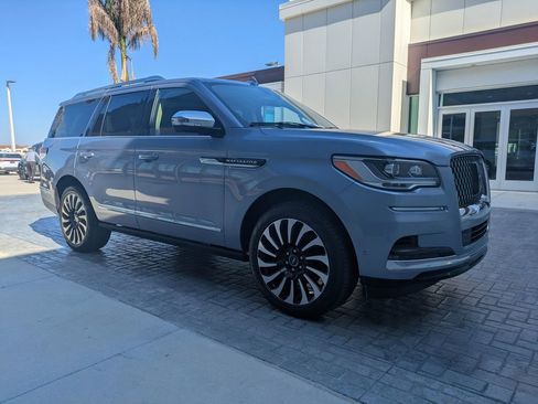 Certified 2022 Lincoln Navigator Black Label AWD/4WD image 3
