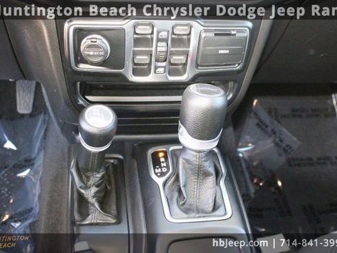 Used 2022 Jeep Gladiator Sport image 19