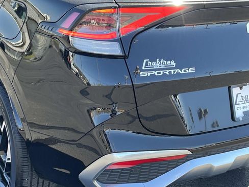 Used 2023 Kia Sportage SX image 5