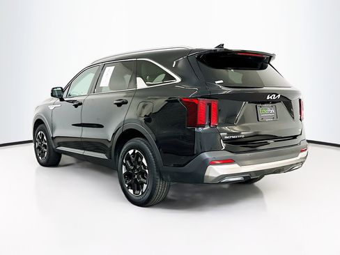 Used 2024 Kia Sorento S image 5
