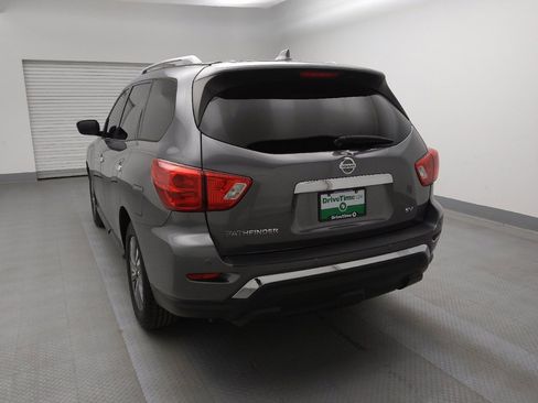 Used 2020 Nissan Pathfinder SV image 6