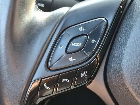 Used 2019 Toyota C-HR XLE FWD image 20