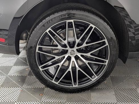 New 2026 Porsche Macan S image 13