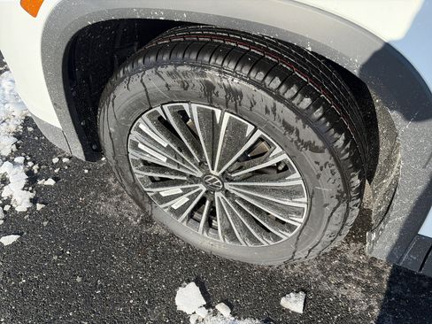 New 2026 Volkswagen Tiguan S image 7