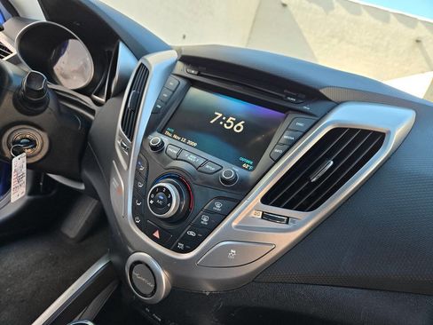 Used 2012 Hyundai Veloster image 36