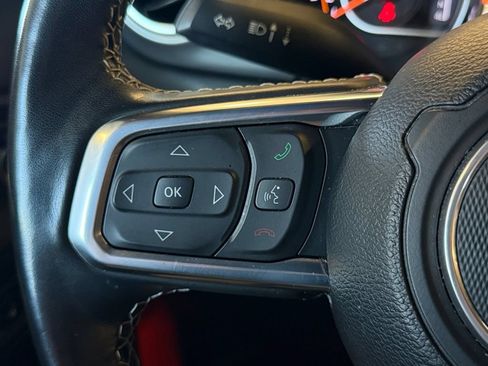 Used 2023 Jeep Wrangler Unlimited Rubicon w/ Cold Weather Group AWD/4WD image 31