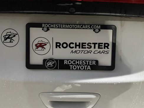 Used 2024 Chrysler Pacifica Select image 50