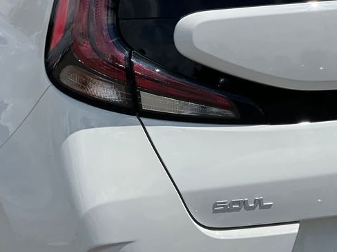 Used 2025 Kia Soul S FWD image 32
