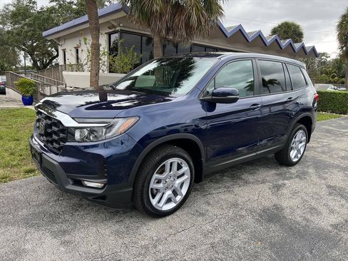 Used 2025 Honda Passport EX-L image 2