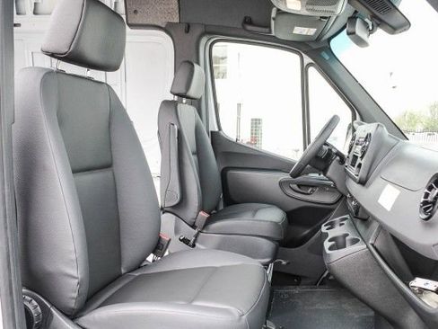 New 2025 Mercedes-Benz Sprinter 2500 image 18