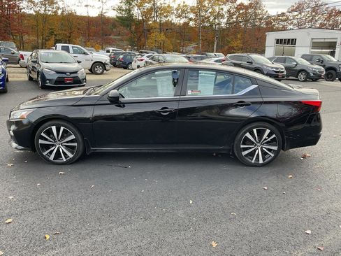 Used 2022 Nissan Altima 2.5 SR image 2