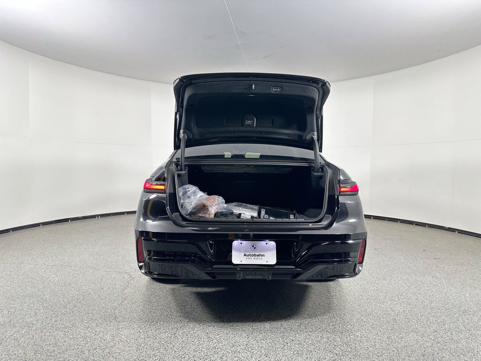 Used 2025 BMW i7 xDrive60 AWD/4WD image 19