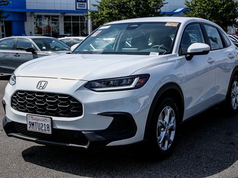 Used 2024 Honda HR-V LX image 3