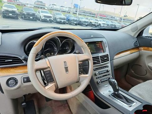 Used 2010 Lincoln MKT AWD image 7