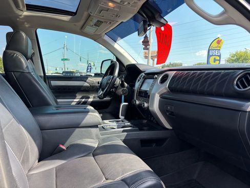 Used 2019 Toyota Tundra Platinum image 10