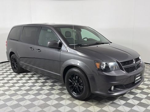 Used 2019 Dodge Grand Caravan GT image 3
