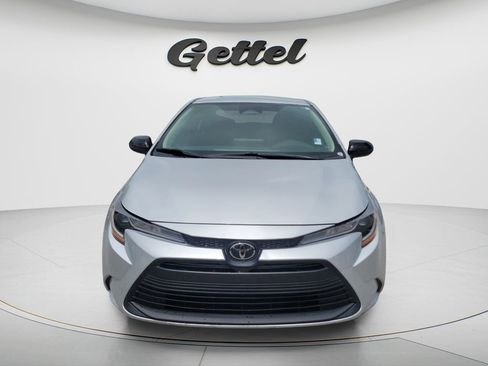 Used 2024 Toyota Corolla LE image 2