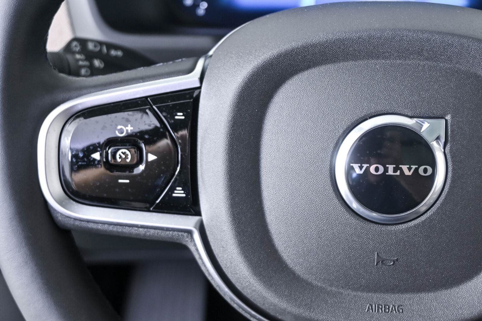 New 2026 Volvo XC90 T8 Core w/ Protection Package Premier AWD/4WD image 9