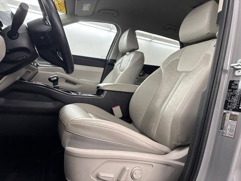 Used 2025 Kia Sorento S FWD image 18