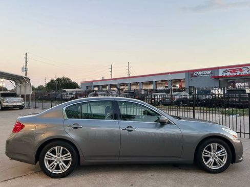 Used 2012 INFINITI G37 Journey w/ Premium Pkg image 7