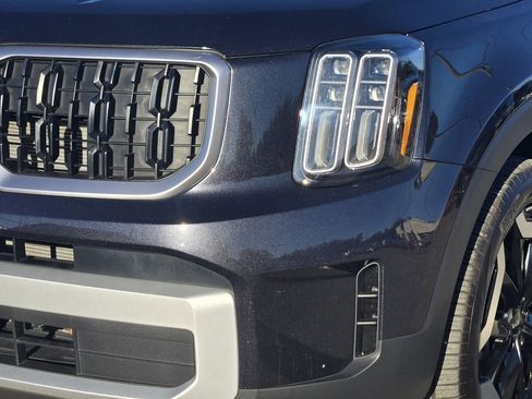 Certified 2025 Kia Telluride EX w/ EX Captain's Chair Package image 7