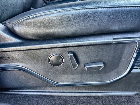 Used 2022 Ford F150 Lariat w/ Equipment Group 502A High image 35