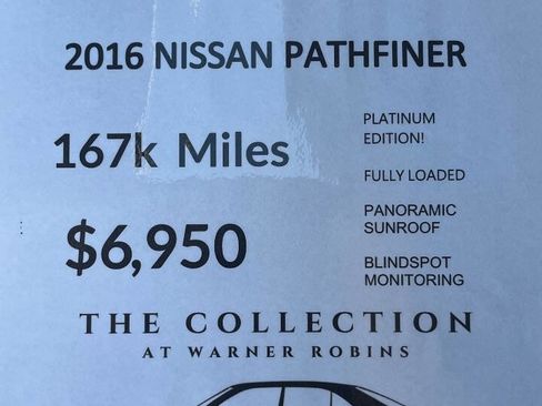 Used 2016 Nissan Pathfinder Platinum w/ Family Entertainment Package FWD image 2