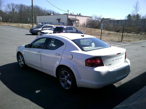 Used 2011 Dodge Avenger Mainstreet FWD image 5
