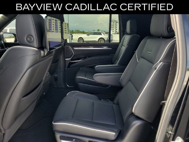 Used 2025 Cadillac Escalade ESV Premium Luxury w/ Touring Package AWD/4WD image 16