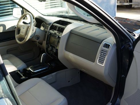 Used 2009 Ford Escape Limited image 32