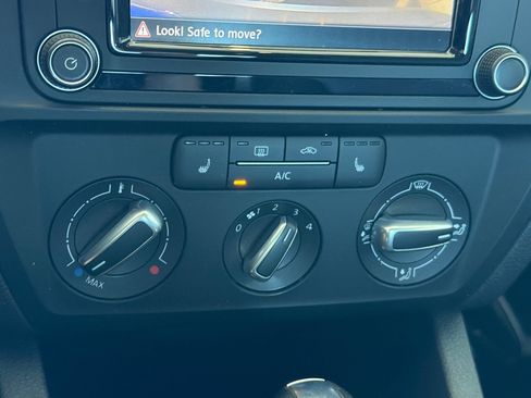 Used 2017 Volkswagen Jetta SE FWD image 20