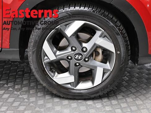 Used 2023 Hyundai Venue Limited FWD image 32