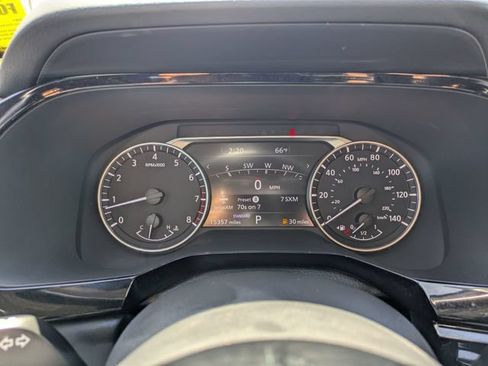 Certified 2024 Nissan Pathfinder SL w/ Black Appearance Package FWD image 3