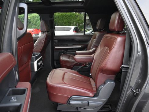 Used 2024 Ford Expedition Max Limited AWD/4WD image 9