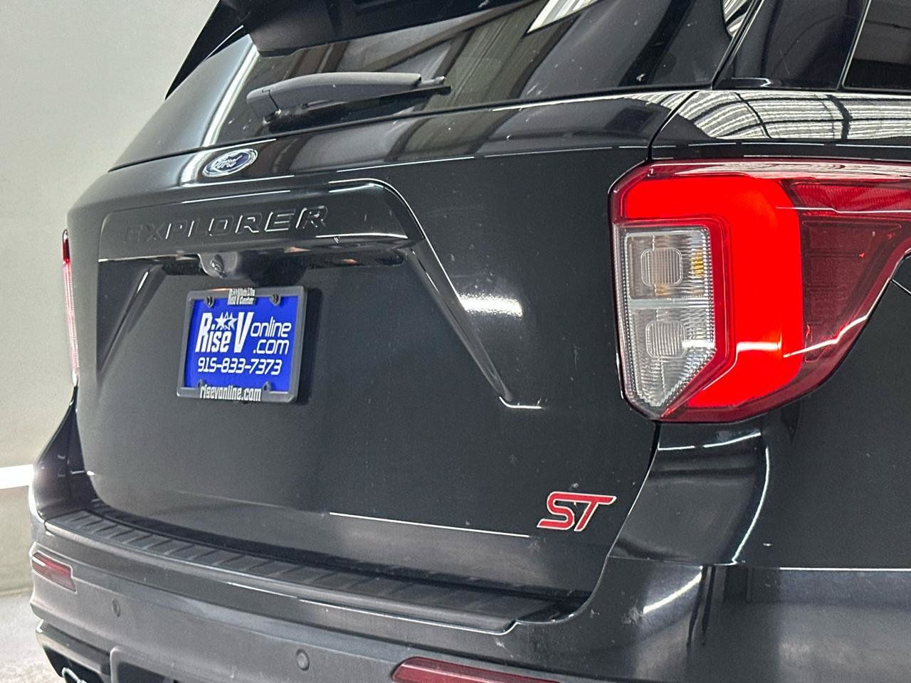 Used 2020 Ford Explorer ST w/ ST Street Pack AWD/4WD image 9