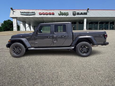 New 2025 Jeep Gladiator Sport image 3