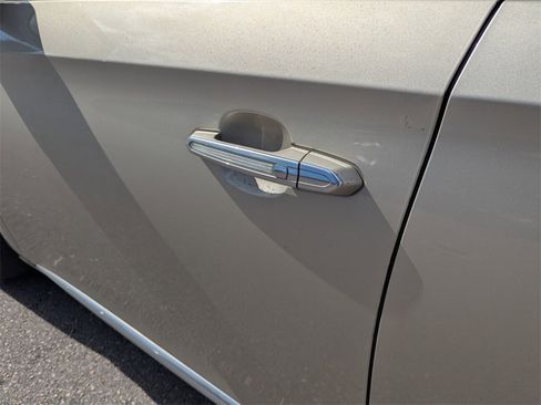 Used 2015 Cadillac XTS Luxury image 18