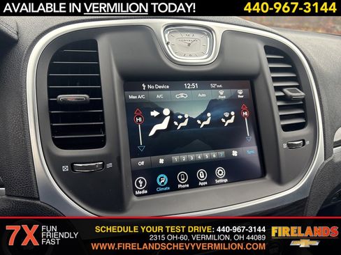 Used 2022 Chrysler 300 Touring w/ Sport Appearance Package image 18