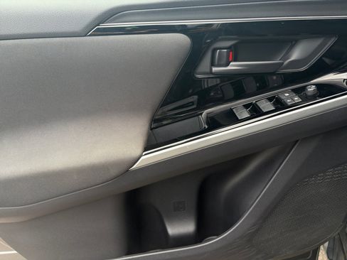 Certified 2023 Subaru Solterra AWD image 12