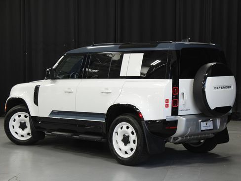 Used 2025 Land Rover Defender 110 S AWD/4WD image 3