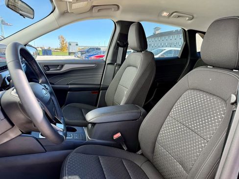 Certified 2025 Ford Escape Active w/ Cold Weather Package image 10