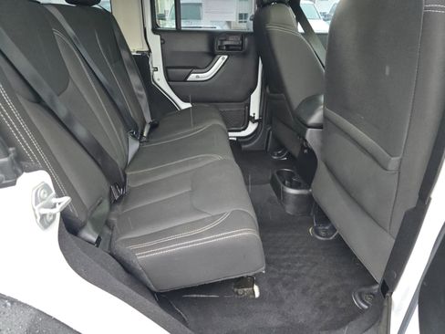 Used 2016 Jeep Wrangler Unlimited Sahara AWD/4WD image 29