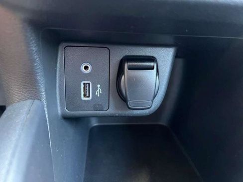 Used 2020 Nissan Versa S FWD image 27